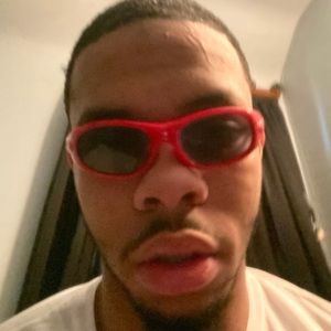 Meet your Posher, Devonte